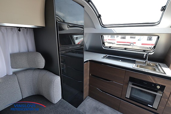 Adria Alpina 663 HT 5 of 13