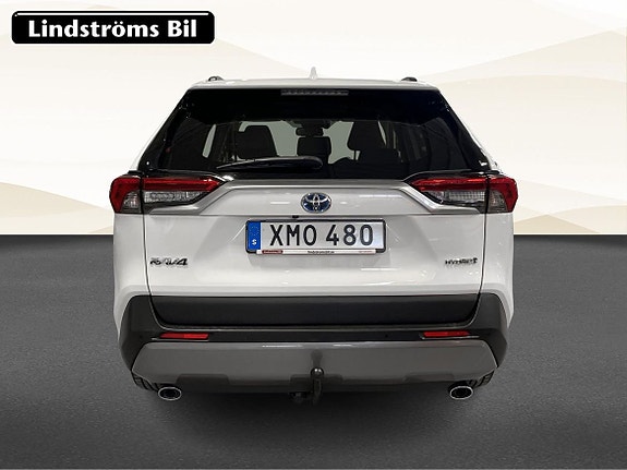 Toyota RAV4 8 of 19