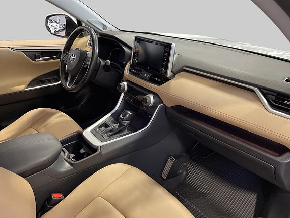 Toyota RAV4 10 of 19