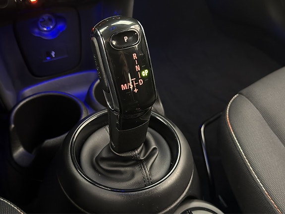 MINI Cooper 20 of 28