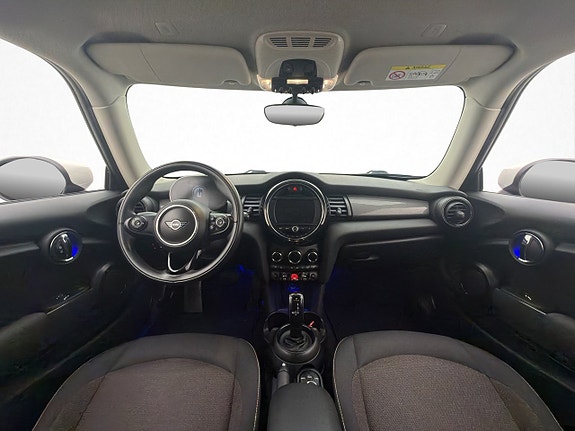 MINI Cooper 13 of 28