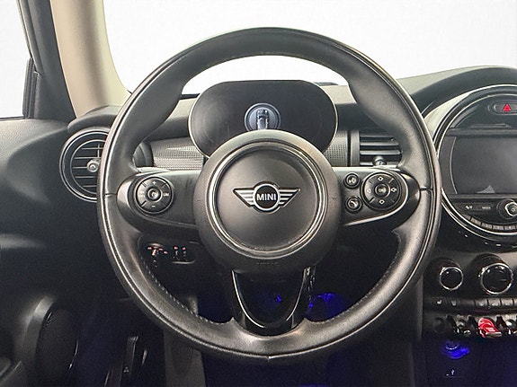 MINI Cooper 10 of 28