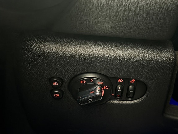 MINI Cooper 23 of 28