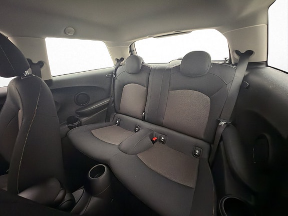 MINI Cooper 12 of 28