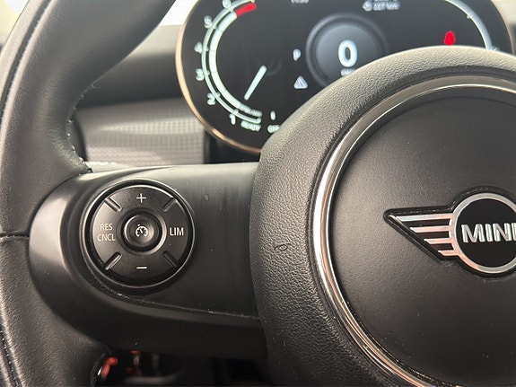 MINI Cooper 14 of 28