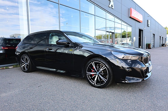 BMW 530e 3 of 5