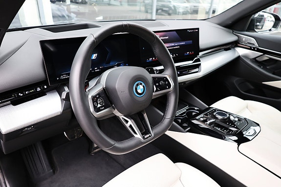 BMW 530e 9 of 25