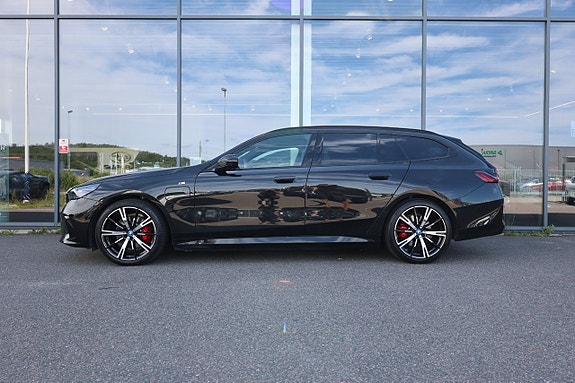 BMW 530e 4 of 5