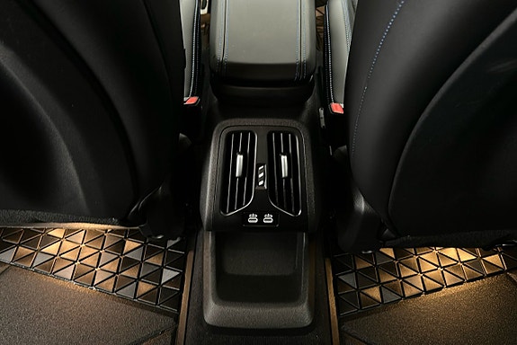 BMW iX2 20 of 23