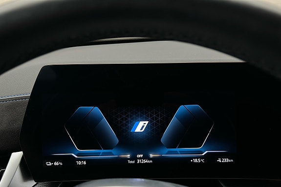 BMW iX2 7 of 23