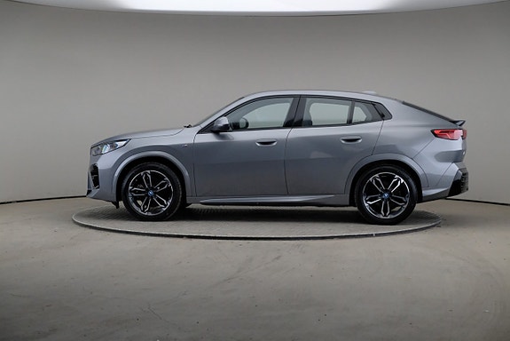 BMW iX2 4 of 23