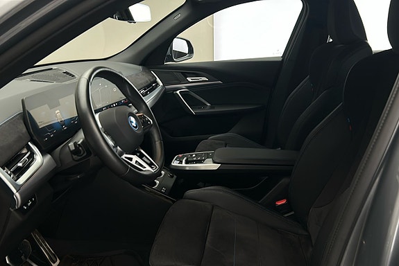 BMW iX2 10 of 23
