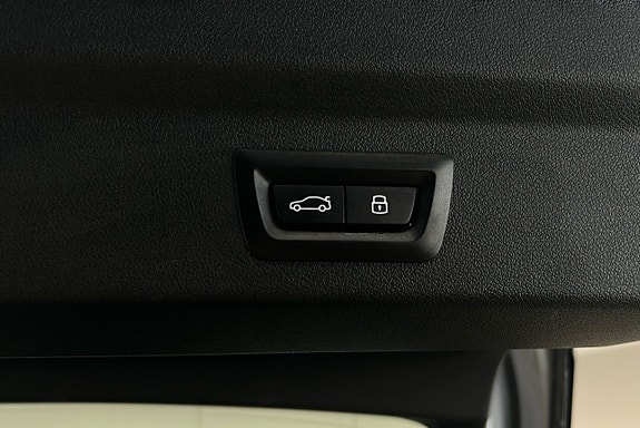BMW iX2 15 of 23