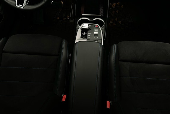 BMW iX2 9 of 23
