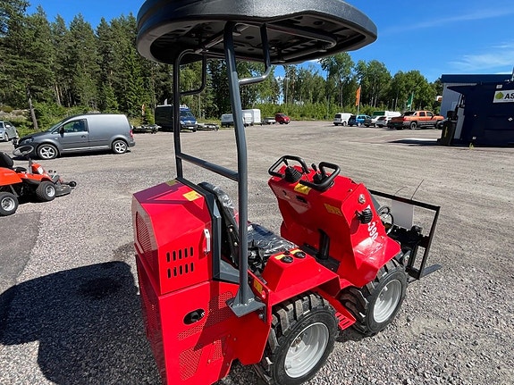 NYA Nordic minilastare Skidsteer DY390 2 of 4