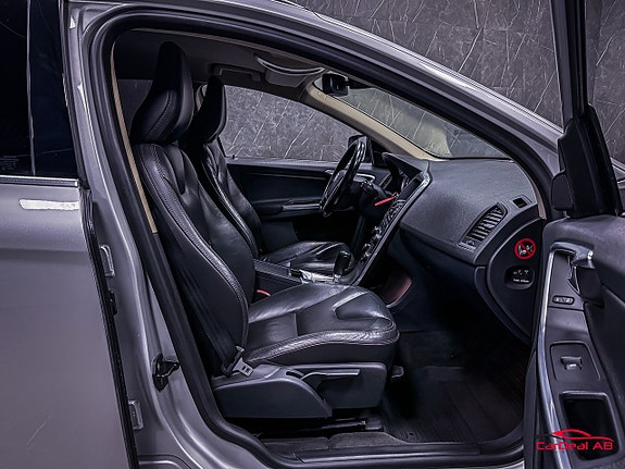 Volvo XC60 14 of 23