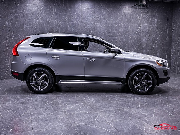 Volvo XC60 8 of 23