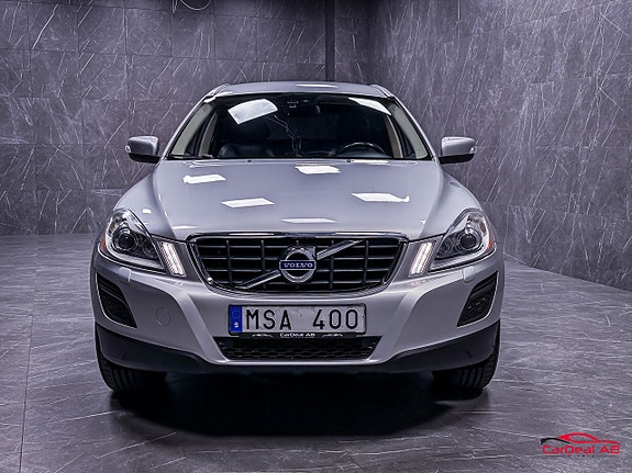 Volvo XC60 2 of 5