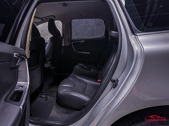 Volvo XC60 15 of 23
