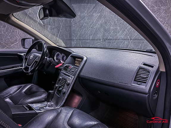 Volvo XC60 13 of 23