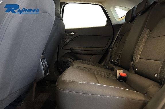 Renault Captur 6 of 18
