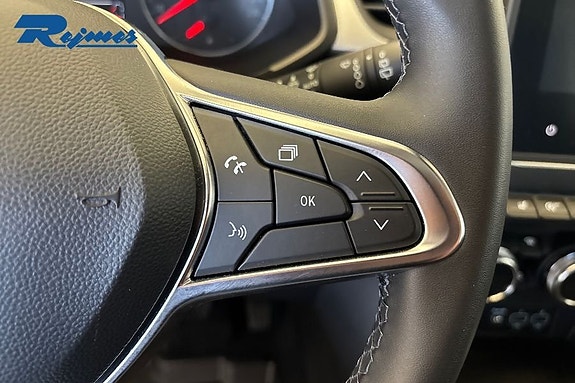 Renault Captur 10 of 18