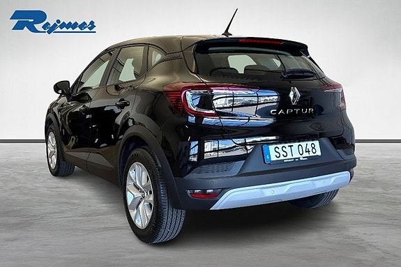 Renault Captur 3 of 18