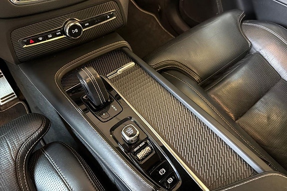 Volvo XC90 18 of 30