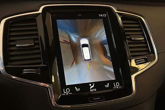 Volvo XC90 19 of 30