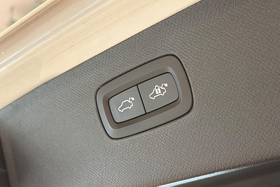 Volvo XC90 29 of 30
