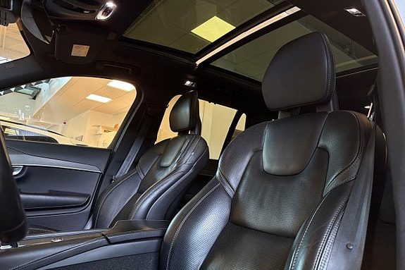Volvo XC90 25 of 30