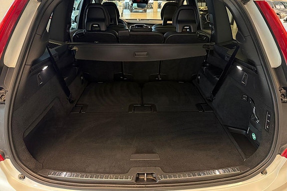 Volvo XC90 26 of 30