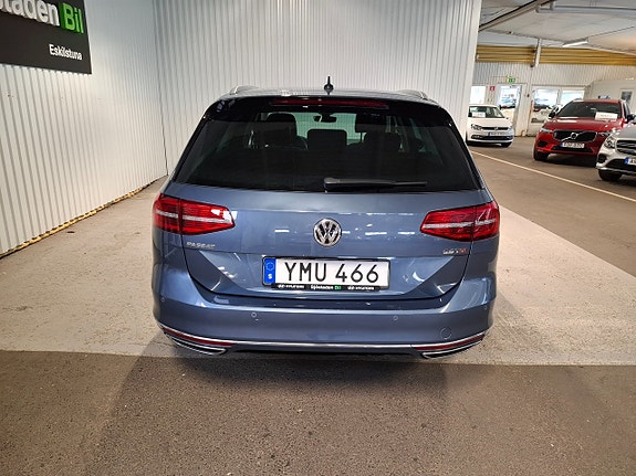 Volkswagen Passat 8 of 13