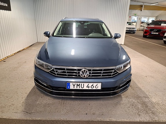Volkswagen Passat 2 of 5