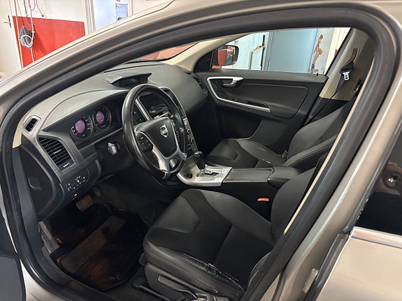 Volvo XC60 5 of 6