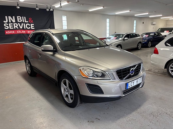 Volvo XC60 2 of 6