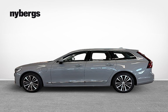 Volvo V90 2 of 5