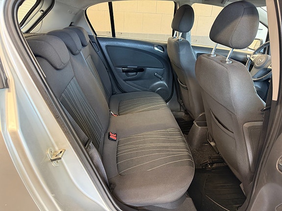 Opel Corsa 12 of 13