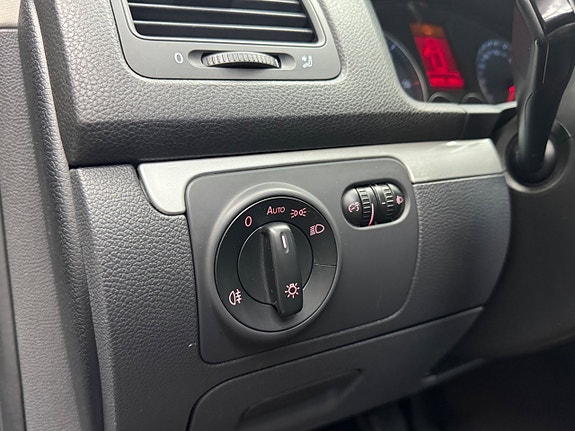 Volkswagen Golf V 9 of 11