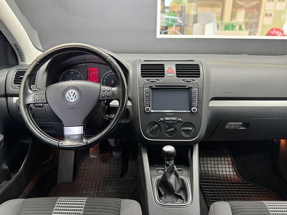 Volkswagen Golf V 6 of 11