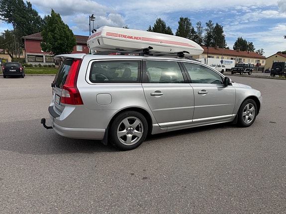 Volvo V70 4 of 5