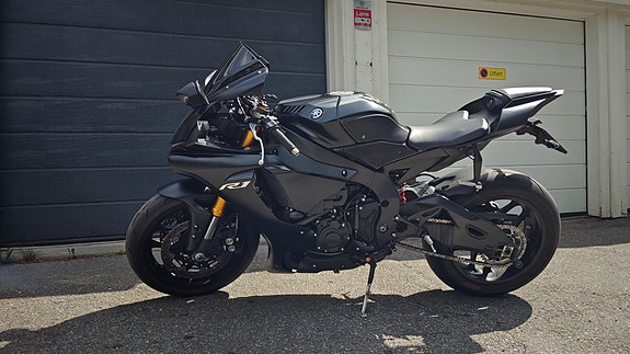 Yamaha YZF-R1 3 of 5