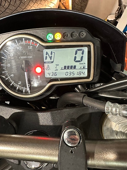 Suzuki GSR750A B-King 3 of 3