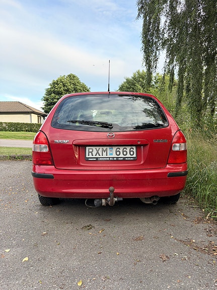 Mazda 323F 2000 photo 3