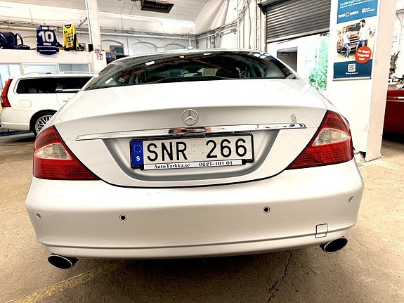 Mercedes-Benz CLS350 6 of 12
