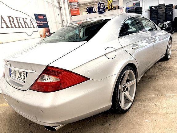 Mercedes-Benz CLS350 5 of 12
