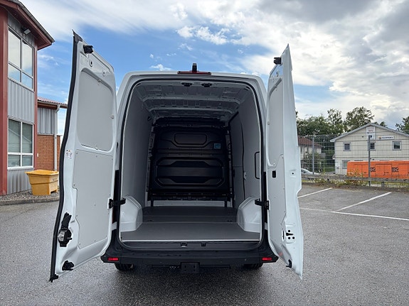 Nissan Interstar 7 of 16