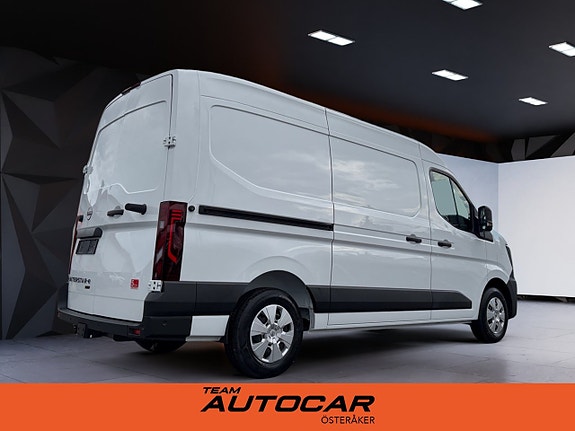 Nissan Interstar 4 of 5