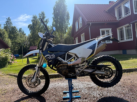Husqvarna 701 ENDURO 2016 2 of 5