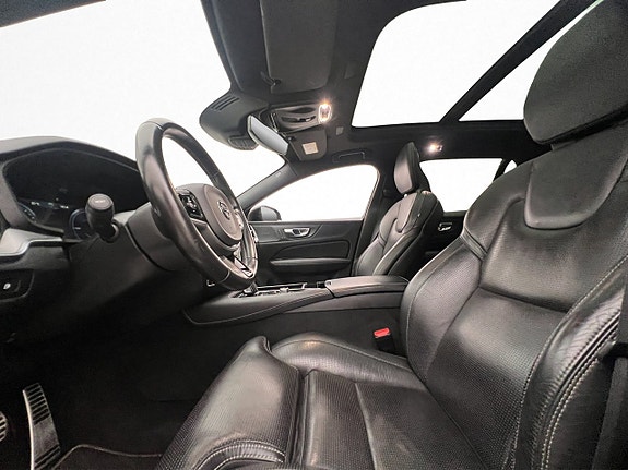 Volvo V60 15 of 30
